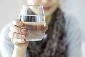 Почему вода — лучший друг вашего здоровья и как обеспечить достаточное применение жидкости