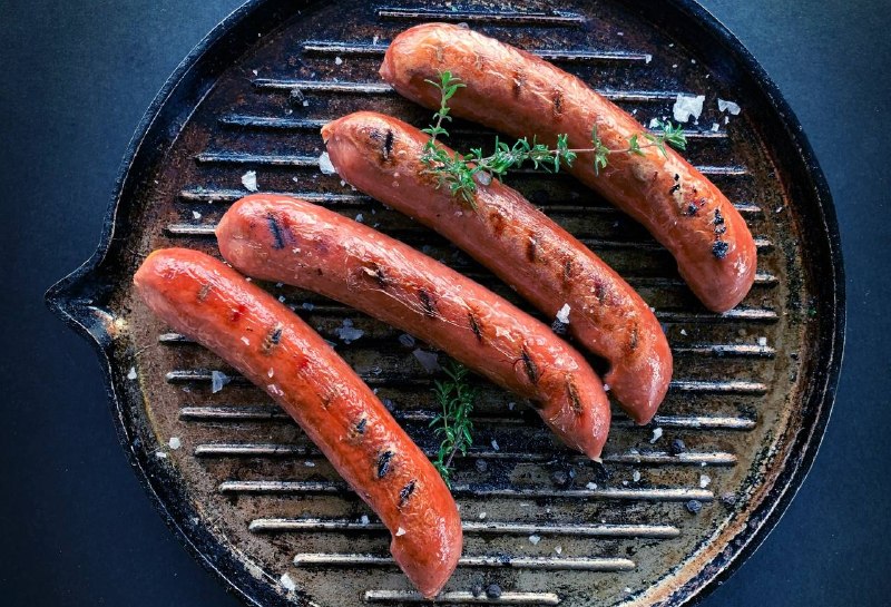 Колбаса и сосиски вместо мяса: мнение эндокринолога
